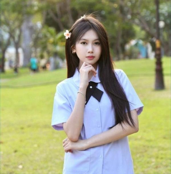 Nữ ca sĩ từng là sao nhí sáng giá nhất, sau 15 năm thay đổi không nhận ra