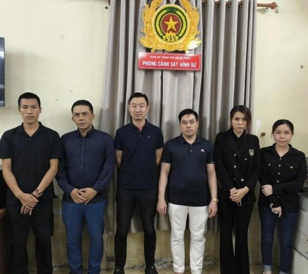 Cựu nữ tiế‌p viê‌n hàng không và bạn trai ngoại quốc lập đường dây môi giới mạ‌ּi dâ‌ּm bạc tỷ ở TPHCM