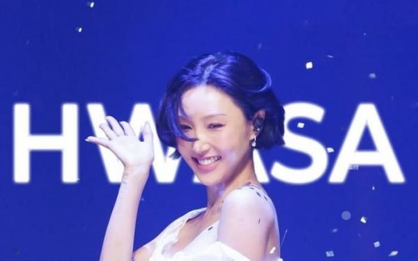Hwasa trở thành nữ ca sĩ Kpop đầu tiên đạt được thành tích khủng này