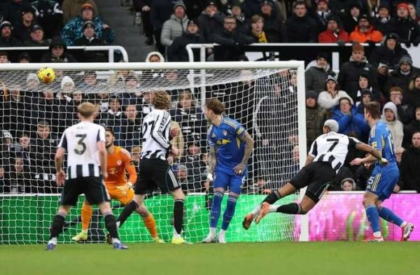 Màn ngược dòng không tưởng xuất hiện ở Premier League