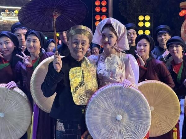 Hòa Minzy công bố người đàn ông không thể thiếu