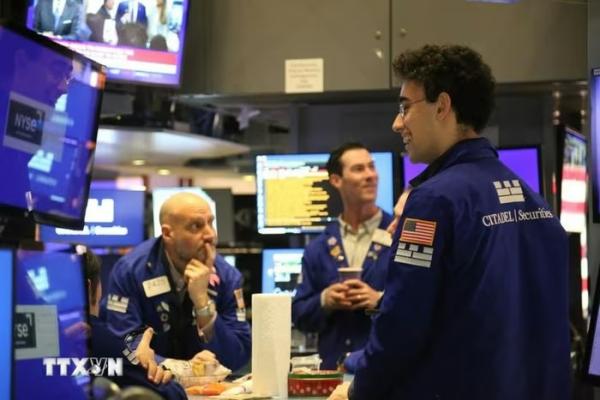 Chứng khoán thế giới lập đỉnh lịch sử bất chấp dữ liệu việc làm trái chiều