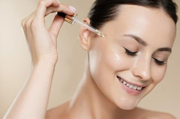 Vai trò then chốt của serum trong chu trình chăm sóc da chống lão hóa