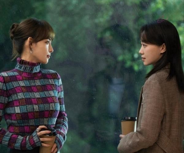 Chồng cũ cưới bạn thân của tôi, tiệc đầy tháng con anh, tôi tặng một món quà khiến anh bật khóc