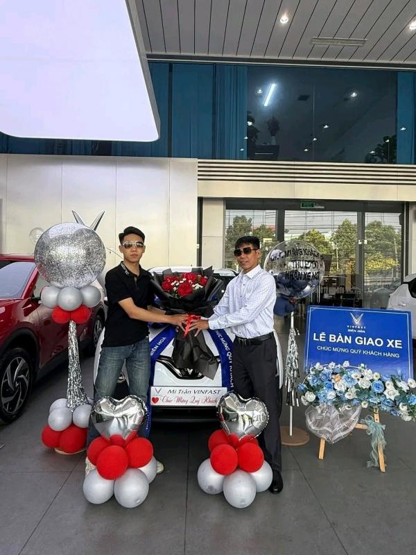 Xôn xao bài đăng con chỉ đạt học lực khá, bố vẫn thưởng nóng ô tô: Chính chủ lên tiếng