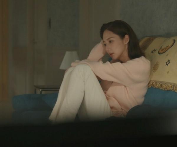 Chồng cũ đến xin tái hợp sau nửa năm ly hôn, vô tình thấy ánh mắt của con gái, tôi lạnh lùng từ chối