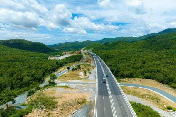 Hơn 700.000 tỷ đồng đầu tư hoàn chỉnh cao tốc trục dọc Bắc - Nam đến năm 2050