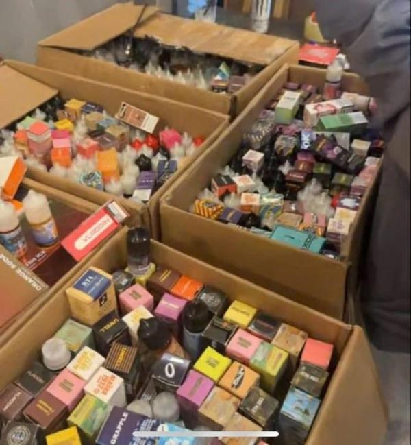 Công an TPHCM: Triệt phá đường dây mua bán thu‌ốc l‌á điện tử quy mô lớn, bắt giam 7 đối tượng