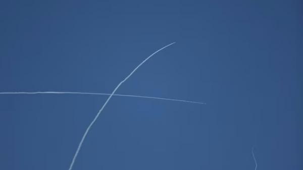 Israel không kích Liban sau vụ phóng rocket của Hezbollah