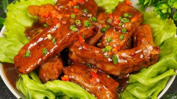 Cách làm sườn rim mắm tỏi mềm tan, không bị khô dai