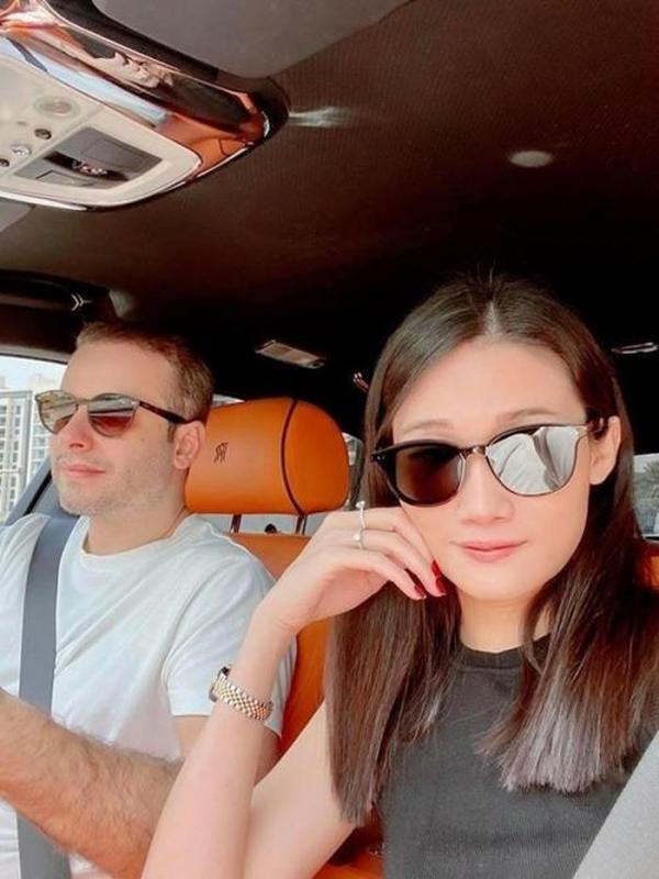 Cuộc sống kín tiếng bên chồng ngoại quốc của siêu mẫu Kha Mỹ Vân