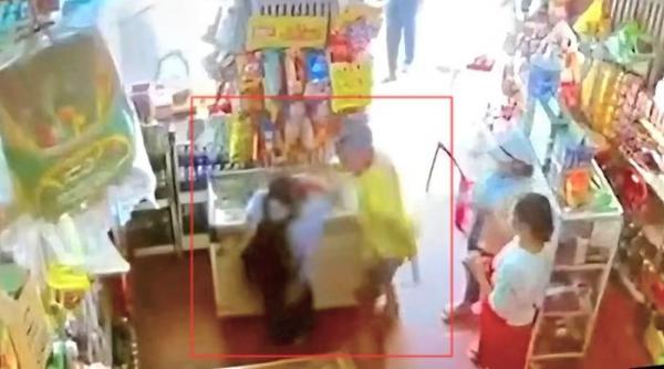 Xác minh thông tin nam sinh lớp 7 bị người đàn ông đánh tới tấp tại tiệm tạp hóa