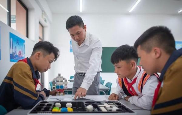 Nhà giáo kỳ vọng những quyết sách mạnh mẽ cho giáo dục