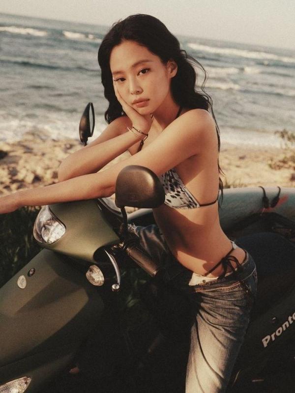 Jennie lập kỷ lục