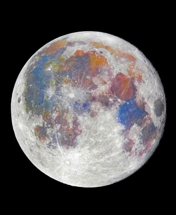 Xôn xao loạt ảnh Mặt Trăng mới nhất, khác biệt gì so với góc nhìn từ Trái Đất?