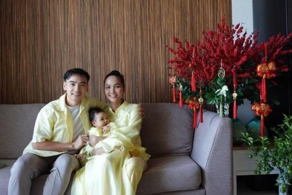H’Hen Niê và chồng hẹn hò kỷ niệm 2 năm ngày cưới
