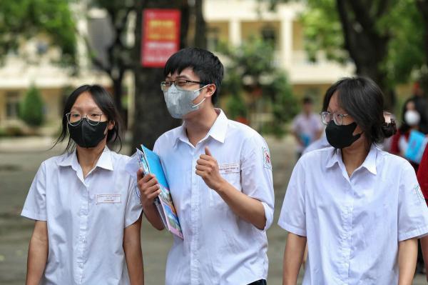 Thi tốt nghiệp THPT 2026: Thí sinh chọn lịch sử và vật lí tăng mạnh