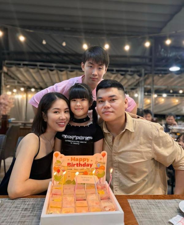 Lê Phương hạnh phúc bên chồng con