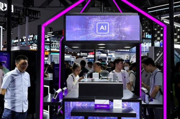 Trung Quốc phô diễn sức mạnh AI, hé lộ điện thoại AI Agent đầu tiên thế giới