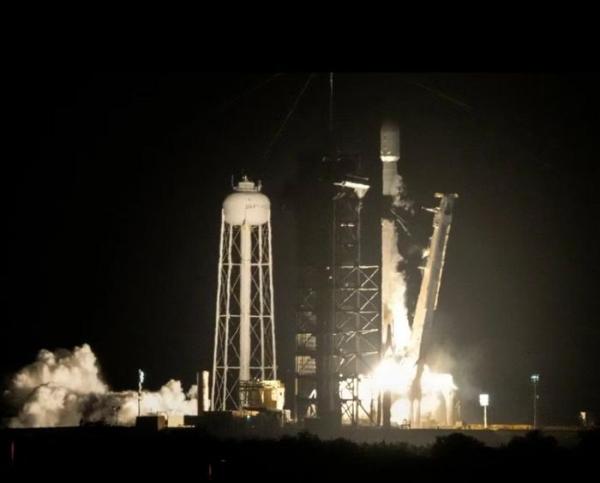 Tên lửa mất kiểm soát của SpaceX sắp lao vào Mặt trăng