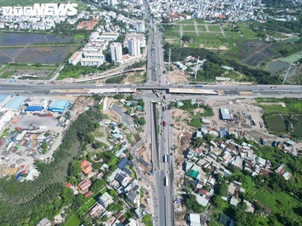 Nút giao 4 tầng giải cứu kẹt xe ở TP.HCM tiếp tục lỡ hẹn