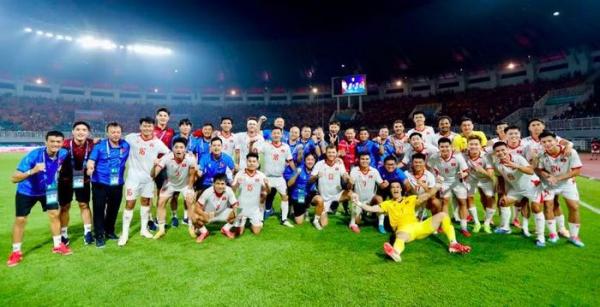 Thắng Indonesia 3-0, tuyển Việt Nam lập loạt cột mốc lịch sử