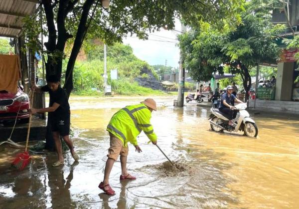 Bộ Xây dựng yêu cầu tăng cường điều tiết giao thông, chủ động ứng phó mưa lũ