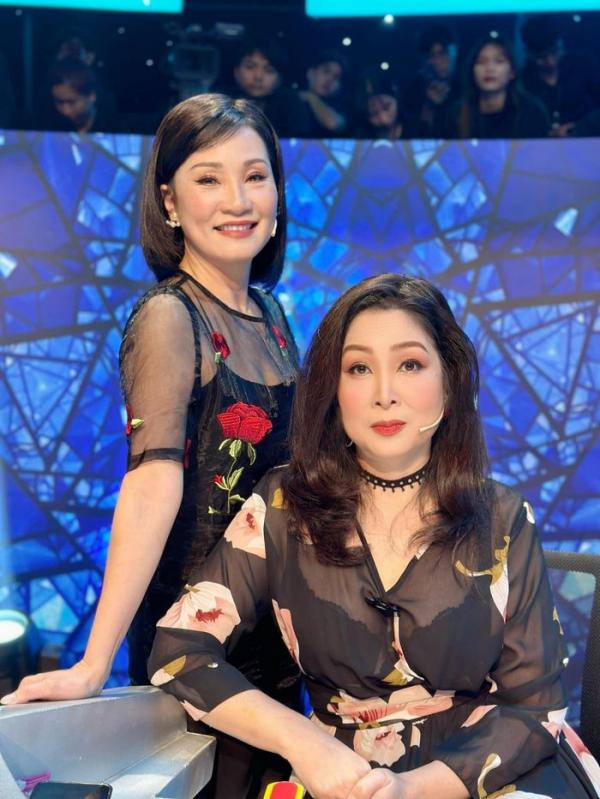 Cặp diễn viên là bạn thân 40 năm: Người là NSND, người ly hôn khi đã U60