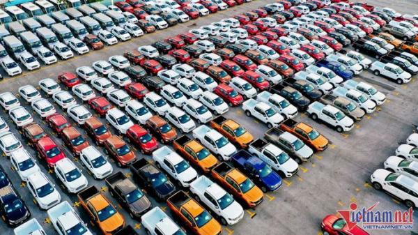 Ô tô nhập khẩu tăng kỷ lục, xe lắp ráp bất ngờ chững lại trong tháng 7