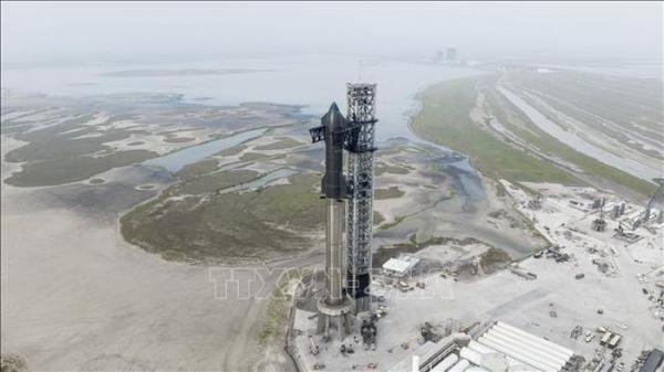 SpaceX tìm cách thu hồi nguyên vẹn Ship 40 sau màn tiếp nước kỷ lục