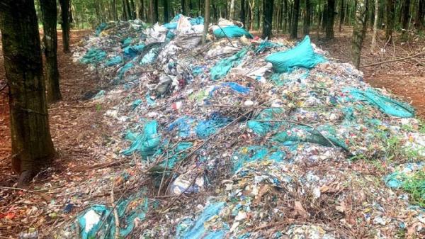 Cơ sở chế biến nhựa đổ trái phép hơn 8 tấn chất thải rắn