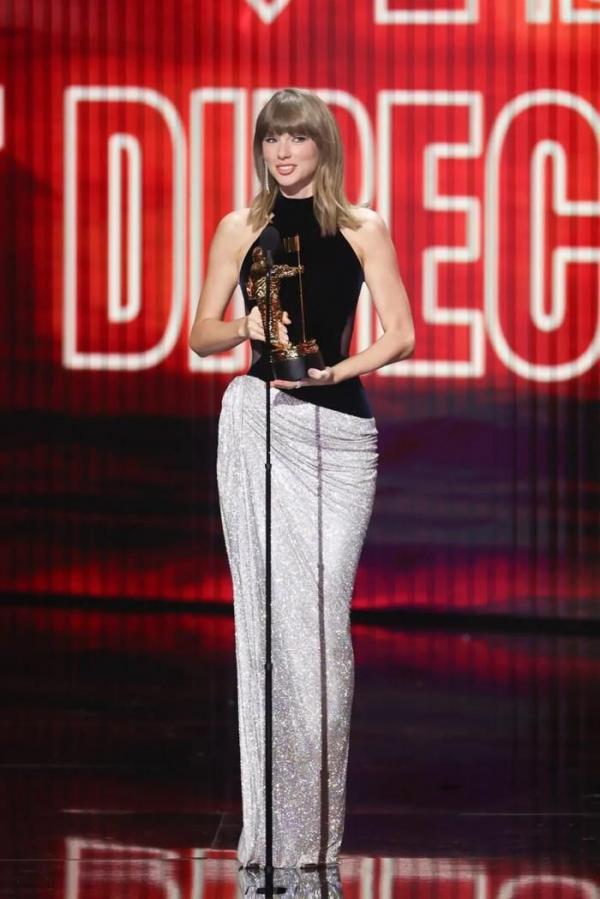 BTC VMAs 2026 tiết lộ nguồn gốc giải thưởng đặc biệt trao cho Taylor Swift