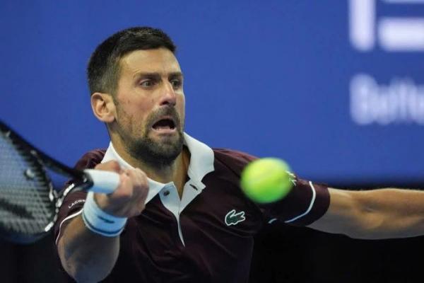 China Open: Djokovic ngược dòng vào tứ kết